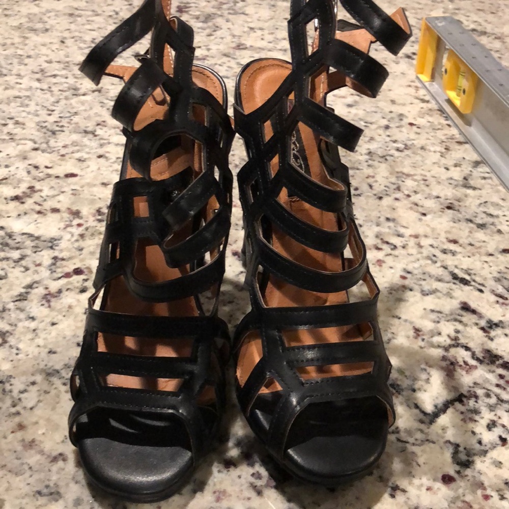 DBDK SHOES